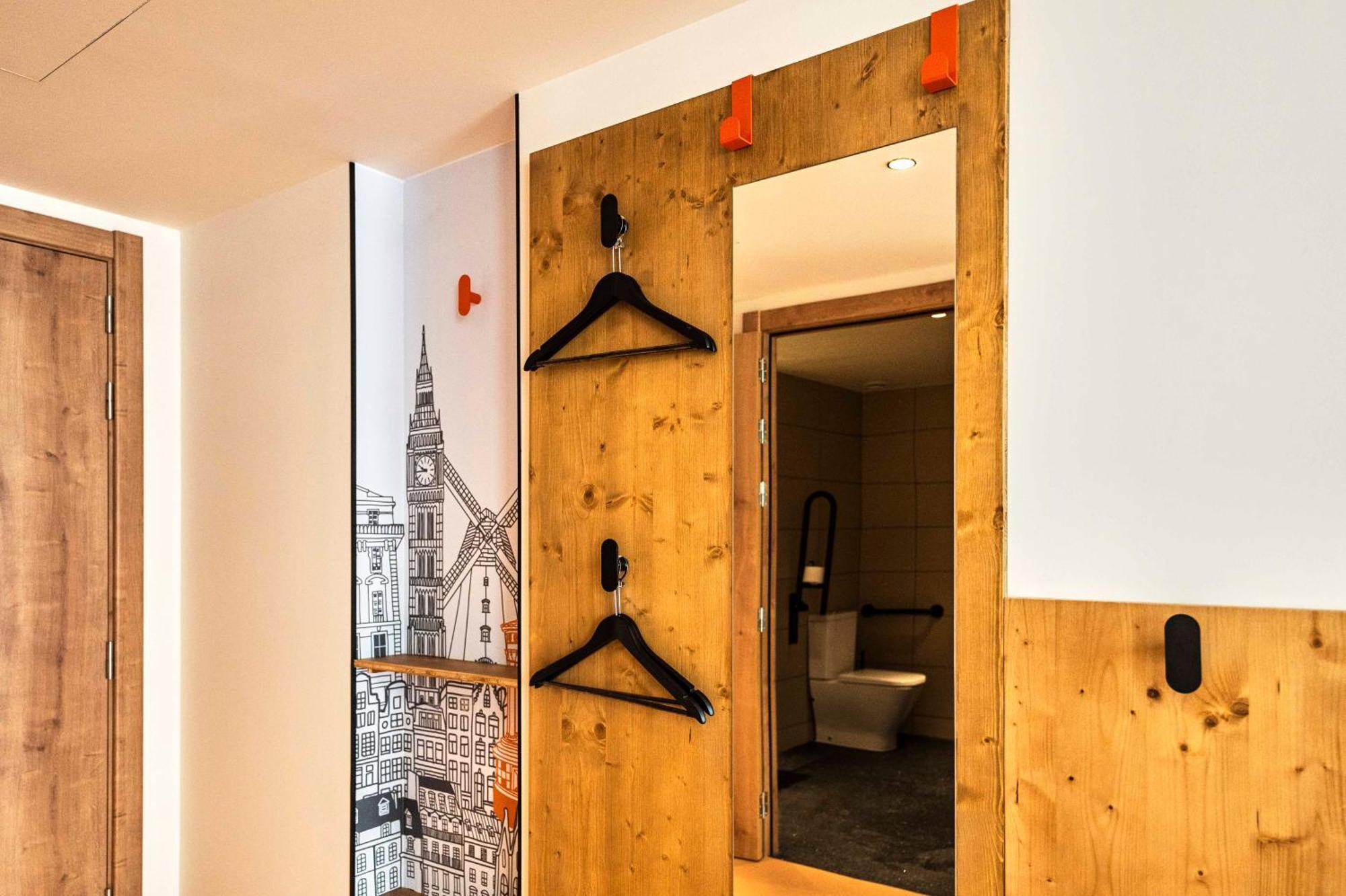 Easyhotel Barcelona La Sagrera — Foto 2